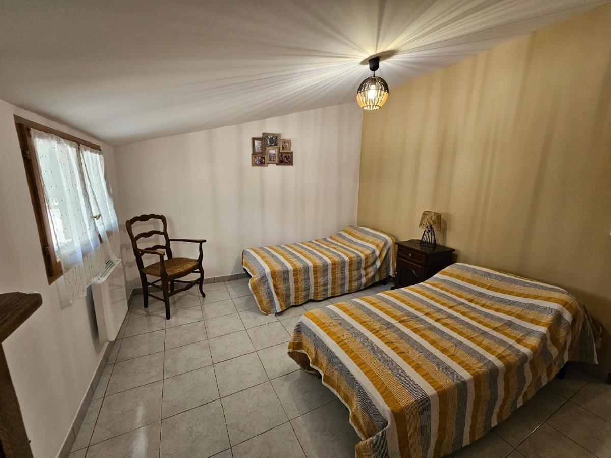 Les Oliviers Daire Ansouis Dış mekan fotoğraf