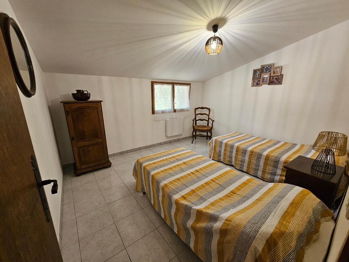 Les Oliviers Daire Ansouis Dış mekan fotoğraf
